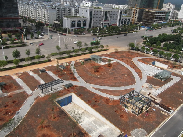 安寧寧湖廣場景觀綠化工程圓滿竣工，點亮城市生態新畫卷